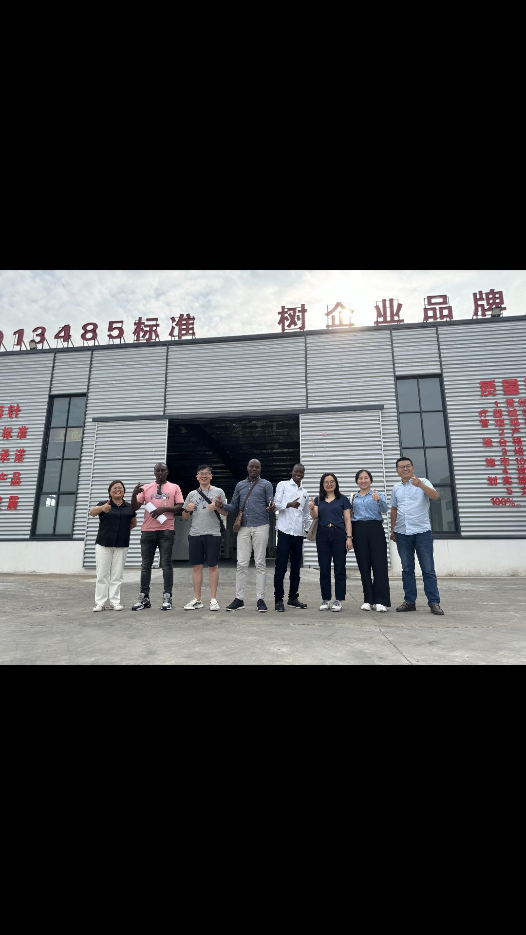 Bugatti Client Visits Luo Ming Purificacionis Technology pro Technical Exchange